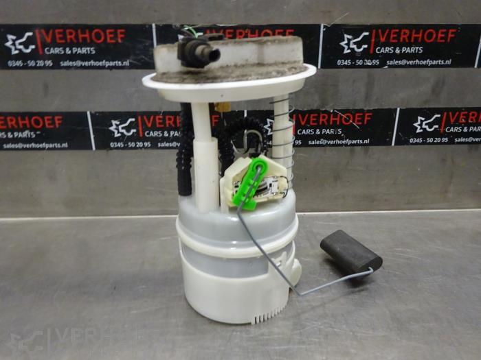 Gebrauchte Benzinpumpe Renault Twingo II (CN) 1.2 Preis € 40,00 Margenregelung angeboten von Verhoef Cars & Parts