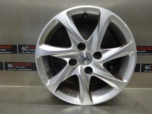 Used Wheel Peugeot 208 I (CA/CC/CK/CL) 1.2 Vti 12V PureTech 82 Price on request offered by Verhoef Cars & Parts