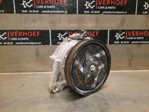 Used Water pump Toyota Hilux VI 2.4 D4D-F 16V 4x4 Price € 211,75 Inclusive VAT offered by Verhoef Cars & Parts