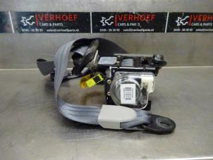Used Front seatbelt, left Kia Cerato 1.6 16V Price € 60,00 Margin scheme offered by Verhoef Cars & Parts