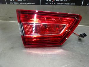 Used Taillight, left Renault Clio IV (5R) 0.9 Energy TCE 90 12V Price € 50,00 Margin scheme offered by Verhoef Cars & Parts