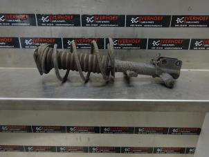 Used Front shock absorber rod, left Renault Clio IV (5R) 0.9 Energy TCE 90 12V Price on request offered by Verhoef Cars & Parts
