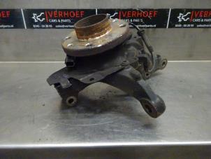 Used Knuckle, front left Renault Clio IV (5R) 0.9 Energy TCE 90 12V Price on request offered by Verhoef Cars & Parts