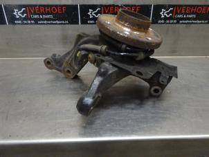 Used Knuckle, front right Renault Clio IV (5R) 0.9 Energy TCE 90 12V Price on request offered by Verhoef Cars & Parts