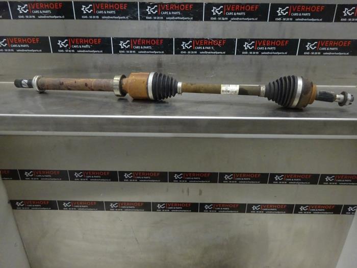 Front drive shaft, right from a Renault Clio IV (5R) 0.9 Energy TCE 90 12V 2019
