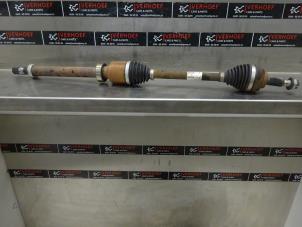 Used Front drive shaft, right Renault Clio IV (5R) 0.9 Energy TCE 90 12V Price € 50,00 Margin scheme offered by Verhoef Cars & Parts