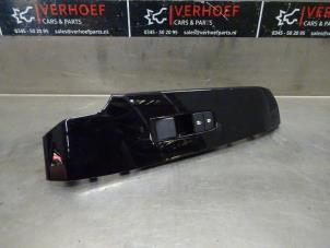 Usagé Commutateur vitre électrique Lexus IS (E3) 300h 2.5 16V Prix sur demande proposé par Verhoef Cars & Parts