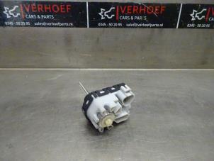 Usados Motor de faro Lexus IS (E3) 300h 2.5 16V Precio de solicitud ofrecido por Verhoef Cars & Parts