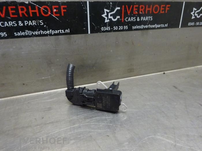 Usagé Débitmètre Lexus IS (E3) 300h 2.5 16V Prix sur demande proposé par Verhoef Cars & Parts