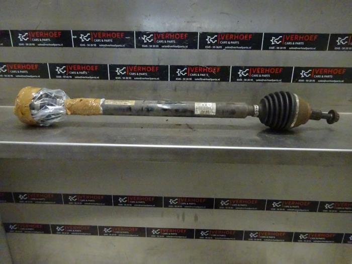 Front drive shaft, right from a Volkswagen Golf VII Variant (AUVV)  2017