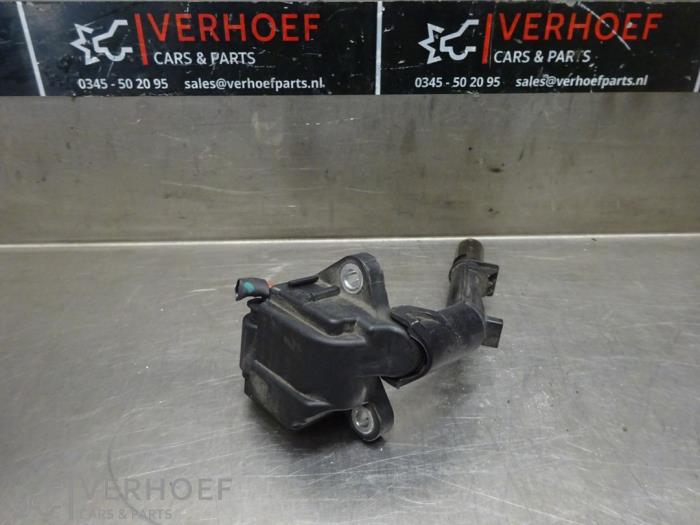 Usagé Bobine Mercedes C (W205) C-180 1.6 16V Prix € 20,00 Règlement à la marge proposé par Verhoef Cars & Parts