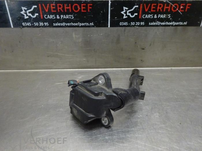 Usagé Bobine Mercedes C (W205) C-180 1.6 16V Prix € 20,00 Règlement à la marge proposé par Verhoef Cars & Parts