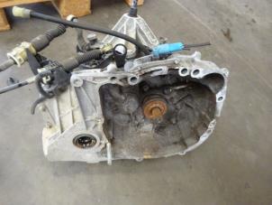 Used Gearbox Renault Clio III (BR/CR) 1.2 16V 75 Price on request offered by Verhoef Cars & Parts