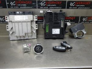 Używane Zestaw wkladek zamka (kompletny) Nissan Qashqai (J11) 1.3 DIG-T 140 16V Cena € 350,00 Procedura marży oferowane przez Verhoef Cars & Parts