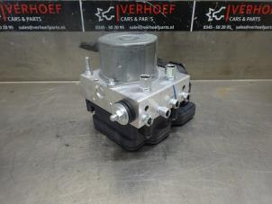 Begagnade ABS-pump Nissan Qashqai (J11) 1.3 DIG-T 140 16V Pris på förfrågan erbjuds av Verhoef Cars & Parts