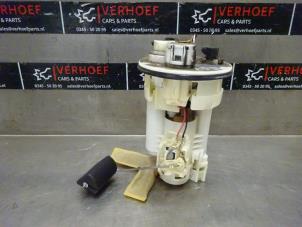 Usados Bomba de gasolina Toyota Corolla (E12) 1.4 16V VVT-i Precio de solicitud ofrecido por Verhoef Cars & Parts