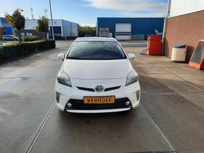 Front end, complete from a Toyota Prius (ZVW3) 1.8 16V 2012