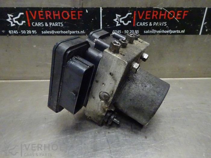 Begagnade ABS-pump Iveco New Daily VI Pris € 242,00 Inklusive moms erbjuds av Verhoef Cars & Parts