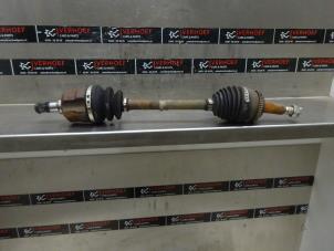 Used Front drive shaft, left Hyundai i30 Crosswagon (WWH) 1.6 CRDi 16V VGT HP Price on request offered by Verhoef Cars & Parts