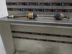 Used Front drive shaft, right Opel Vivaro 1.6 CDTI BiTurbo 120 Price € 151,25 Inclusive VAT offered by Verhoef Cars & Parts