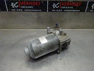 Gebrauchte Scheibenwischermotor vorne Opel Vivaro 1.6 CDTI BiTurbo 120 Preis € 90,75 Mit Mehrwertsteuer angeboten von Verhoef Cars & Parts