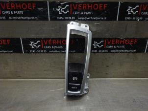 Begagnade Brytare, parkeringsbroms BMW 5 serie Touring (F11) 520d 16V Pris på förfrågan erbjuds av Verhoef Cars & Parts