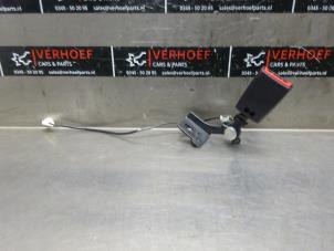 Usagé Attache ceinture arrière gauche Peugeot 308 SW (L4/L9/LC/LJ/LR) 1.2 12V e-THP PureTech 130 Prix sur demande proposé par Verhoef Cars & Parts