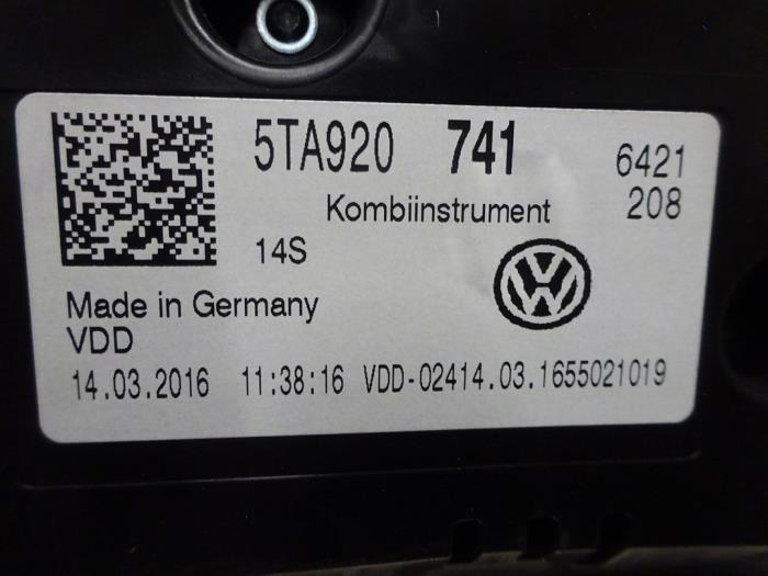 Instrument de bord d'un Volkswagen Touran (5T1) 2.0 TDI 150 2016
