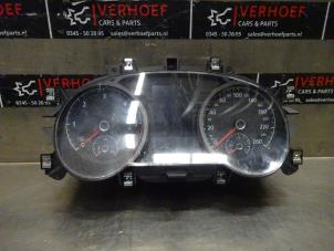 Usagé Instrument de bord Volkswagen Touran (5T1) 2.0 TDI 150 Prix € 175,00 Règlement à la marge proposé par Verhoef Cars & Parts
