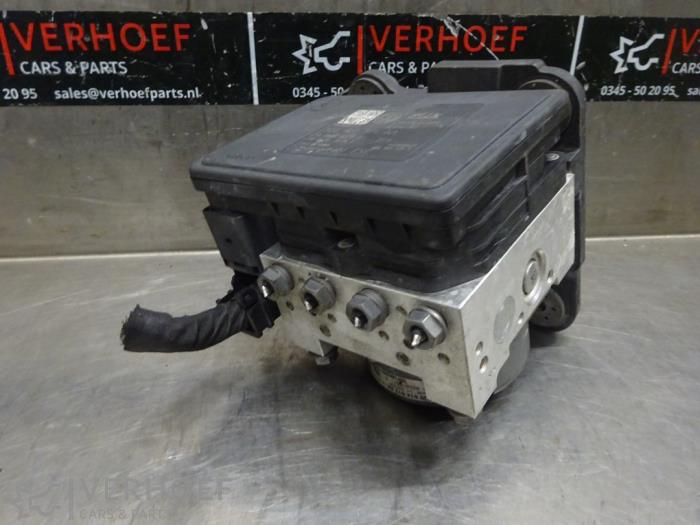 Used ABS pump Volkswagen Touran (5T1) 2.0 TDI 150 Price € 75,00 Margin scheme offered by Verhoef Cars & Parts