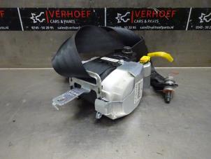 Usados Cinturón de seguridad izquierda delante Kia Rio III (UB) 1.2 CVVT 16V Precio de solicitud ofrecido por Verhoef Cars & Parts