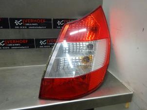 Usados Luz trasera derecha Renault Grand Scénic II (JM) 2.0 16V Precio de solicitud ofrecido por Verhoef Cars & Parts