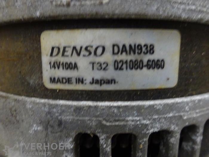 Dynamo van een Toyota Avensis Wagon (T27) 2.2 16V D-4D-F 180 2010