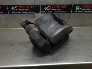 Używane Zacisk hamulcowy lewy przód Volkswagen Caddy IV 2.0 TDI 75 Cena na żądanie oferowane przez Verhoef Cars & Parts