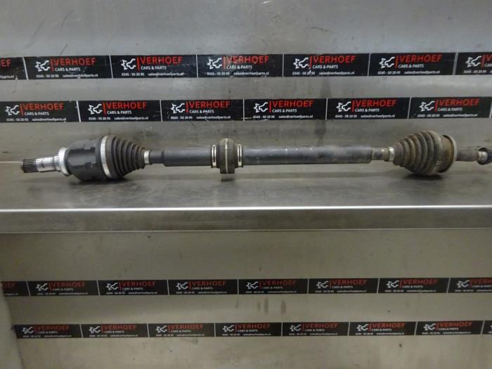 Front drive shaft, right from a Lexus CT 200h 1.8 16V 2015