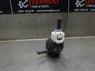Used Windscreen washer pump Lexus CT 200h 1.8 16V Price on request offered by Verhoef Cars & Parts