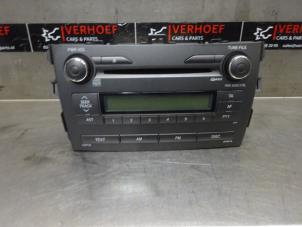 Usagé Radio/Lecteur CD Toyota Corolla (E15) 1.6 Dual VVT-i 16V Prix € 150,00 Règlement à la marge proposé par Verhoef Cars & Parts