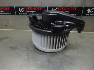 Usagé Ventilateur chauffage Toyota Corolla (E15) 1.6 Dual VVT-i 16V Prix sur demande proposé par Verhoef Cars & Parts