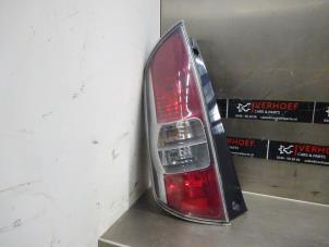 Gebrauchte Rücklicht links Daihatsu Sirion 2 (M3) 1.0 12V DVVT Preis auf Anfrage angeboten von Verhoef Cars & Parts