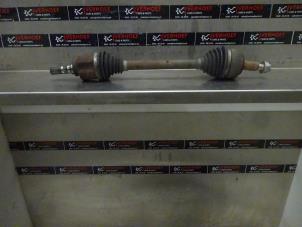 Used Front drive shaft, left Nissan NV 400 (M9J) 2.3 dCi 100 16V Price on request offered by Verhoef Cars & Parts