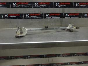 Used Wiper mechanism Toyota Corolla Verso (R10/11) 1.8 16V VVT-i Price on request offered by Verhoef Cars & Parts