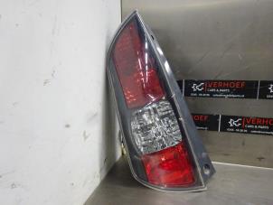 Gebrauchte Rücklicht links Daihatsu Sirion 2 (M3) 1.3 16V DVVT Preis auf Anfrage angeboten von Verhoef Cars & Parts