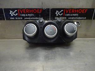 Gebrauchte Heizung Bedienpaneel Mazda 2 (DE) 1.3 16V MZR Preis € 50,00 Margenregelung angeboten von Verhoef Cars & Parts