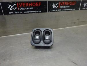 Usagé Commutateur combi vitres Peugeot 1007 (KM) 1.4 Prix sur demande proposé par Verhoef Cars & Parts