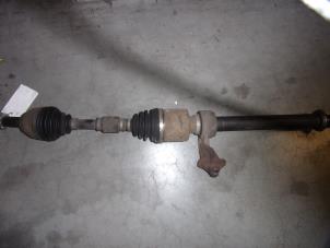 Begagnade Drivaxel, höger fram Mazda 5 (CR19) 2.0 CiDT 16V Normal Power Pris € 75,00 Marginaltabell erbjuds av Verhoef Cars & Parts