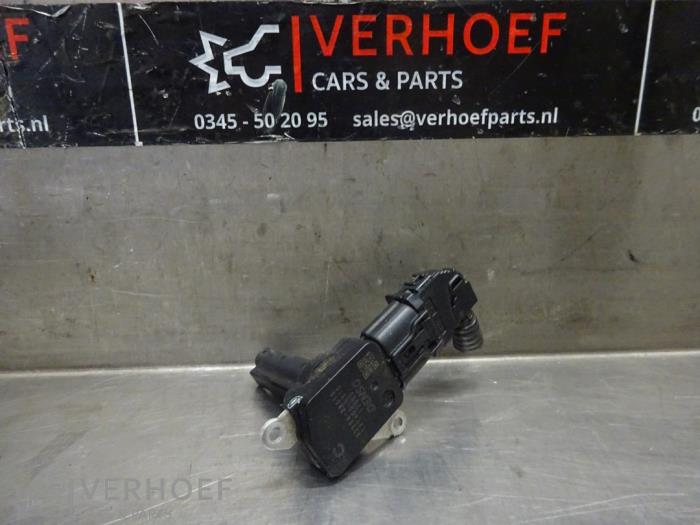 Usagé Débitmètre Lexus IS (E3) 300h 2.5 16V Prix sur demande proposé par Verhoef Cars & Parts