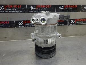 Usados Bomba de aire acondicionado Opel Corsa E 1.4 16V Precio de solicitud ofrecido por Verhoef Cars & Parts