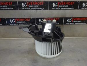 Usados Motor de ventilador de calefactor Opel Corsa E 1.4 16V Precio de solicitud ofrecido por Verhoef Cars & Parts