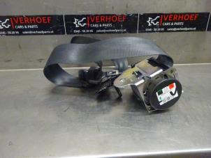 Usagé Ceinture de sécurité avant gauche Opel Corsa E 1.4 16V Prix sur demande proposé par Verhoef Cars & Parts