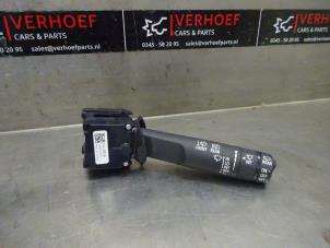 Używane Przelacznik wycieraczki Opel Corsa E 1.4 16V Cena na żądanie oferowane przez Verhoef Cars & Parts
